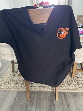 Baltimore Orioles Black V-Neck Short Sleeve Scrub Top